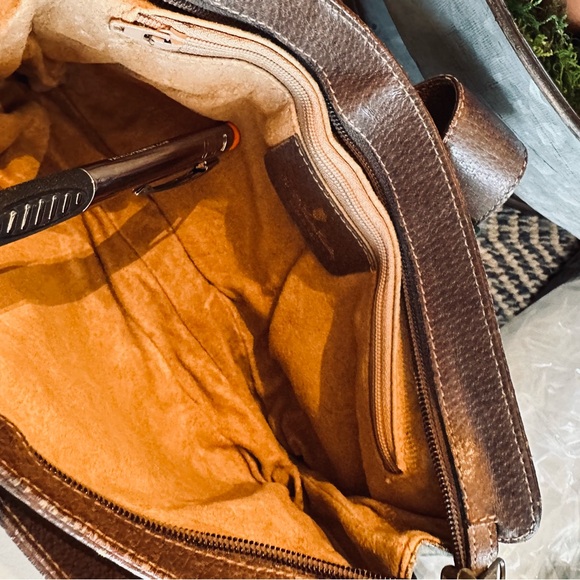 Authentic Vintage Gucci Crossbody/Shoulder bag - Picture 9 of 15